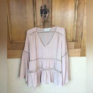 Women’s XL pink Rayon Swiss dot bell sleeve boutique blouse.